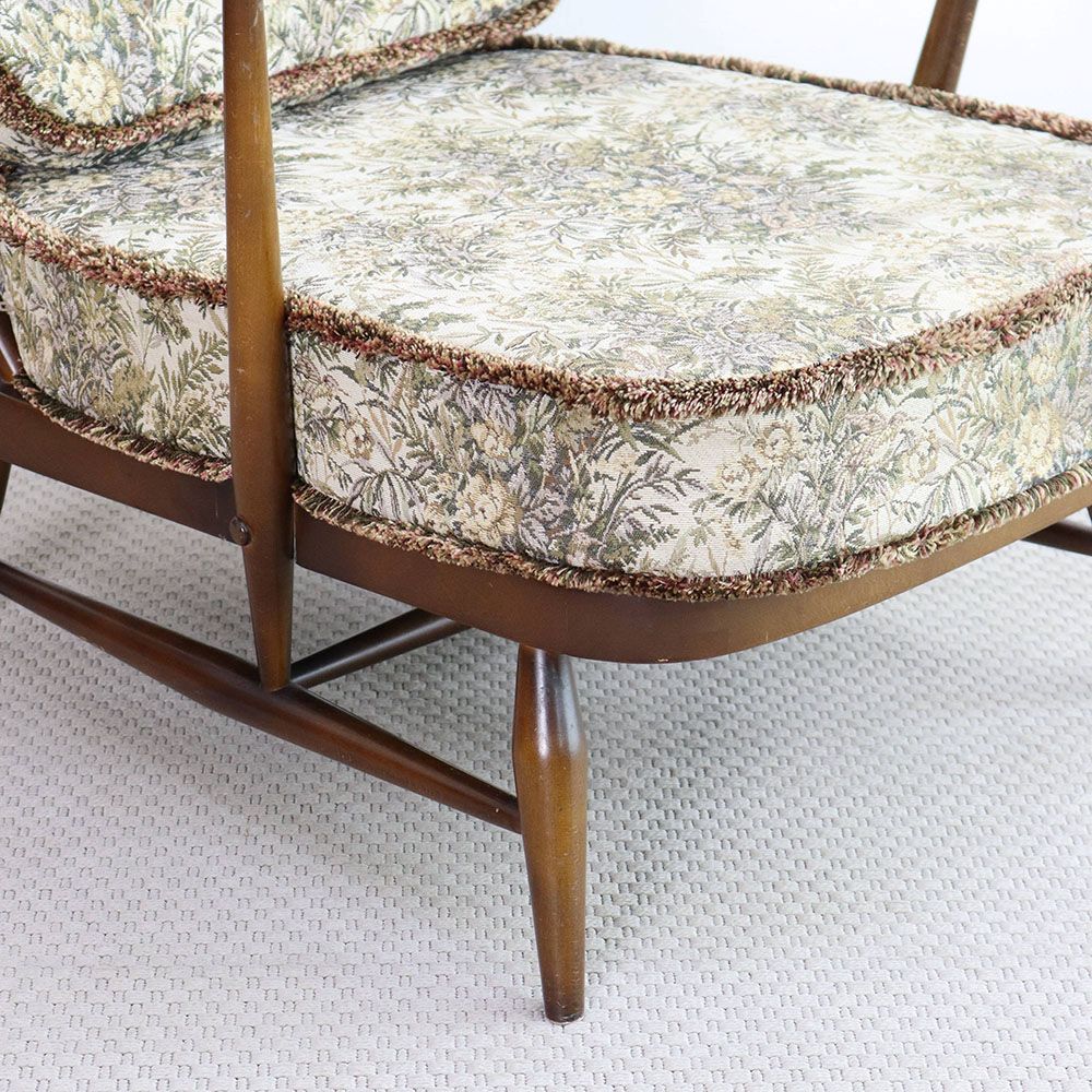 家族で取り合いになっちゃう!? イージーチェア Ercol VC109-030001