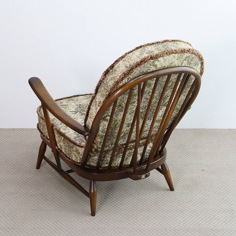 家族で取り合いになっちゃう!? イージーチェア Ercol VC109-030001