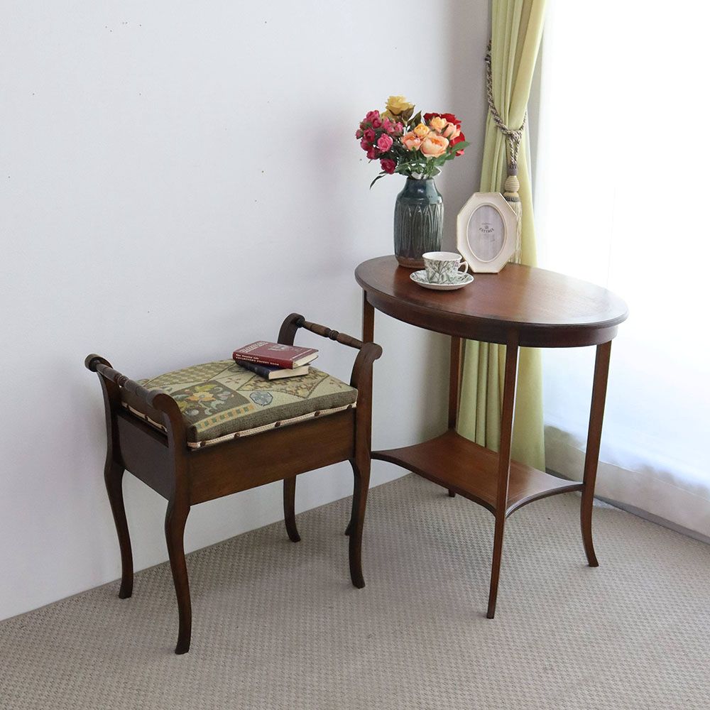 オシャレな刺繍の座面です♪ ピアノスツール VC109-121