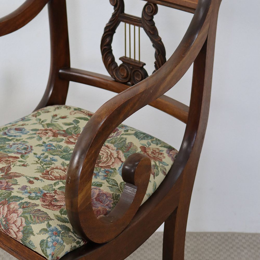 アームがクルン♪ リラ(Lyre)バックアームチェア VC109-207001