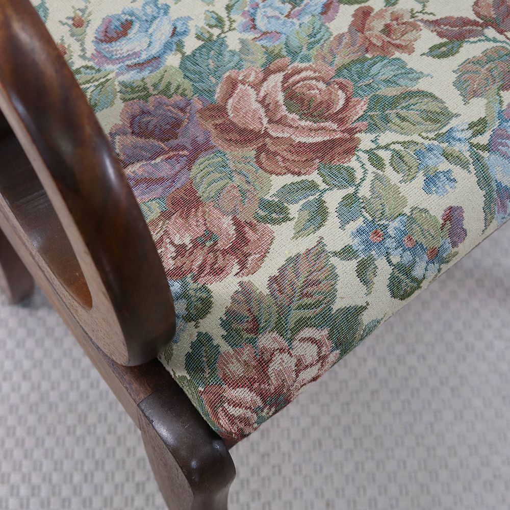 アームがクルン♪ リラ(Lyre)バックアームチェア VC109-207001