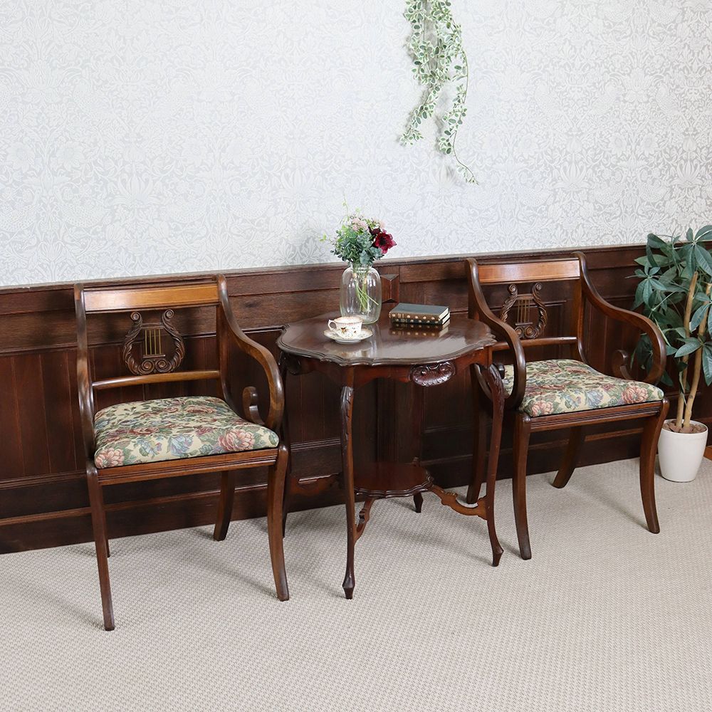 アームがクルン♪ リラ(Lyre)バックアームチェア VC109-207001