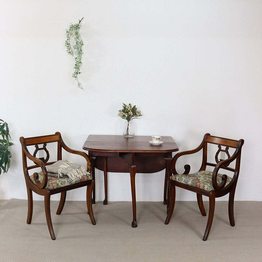 アームがクルン♪ リラ(Lyre)バックアームチェア VC109-207001