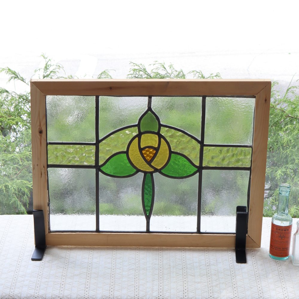 オレンジ色のバラが素敵♪ アンティーク・ステンドグラス VC109-265004