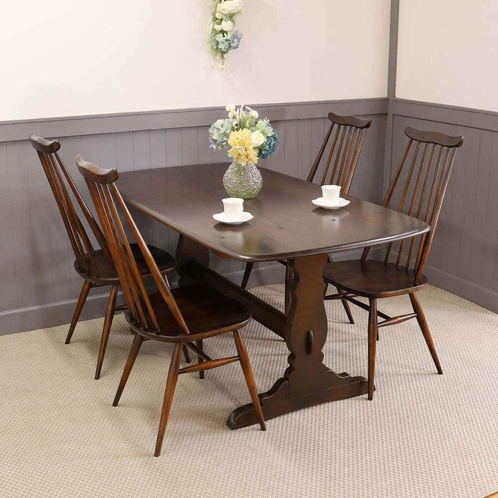 アーコールを代表するチェア♪ ゴールドスミスチェア VC110-158002