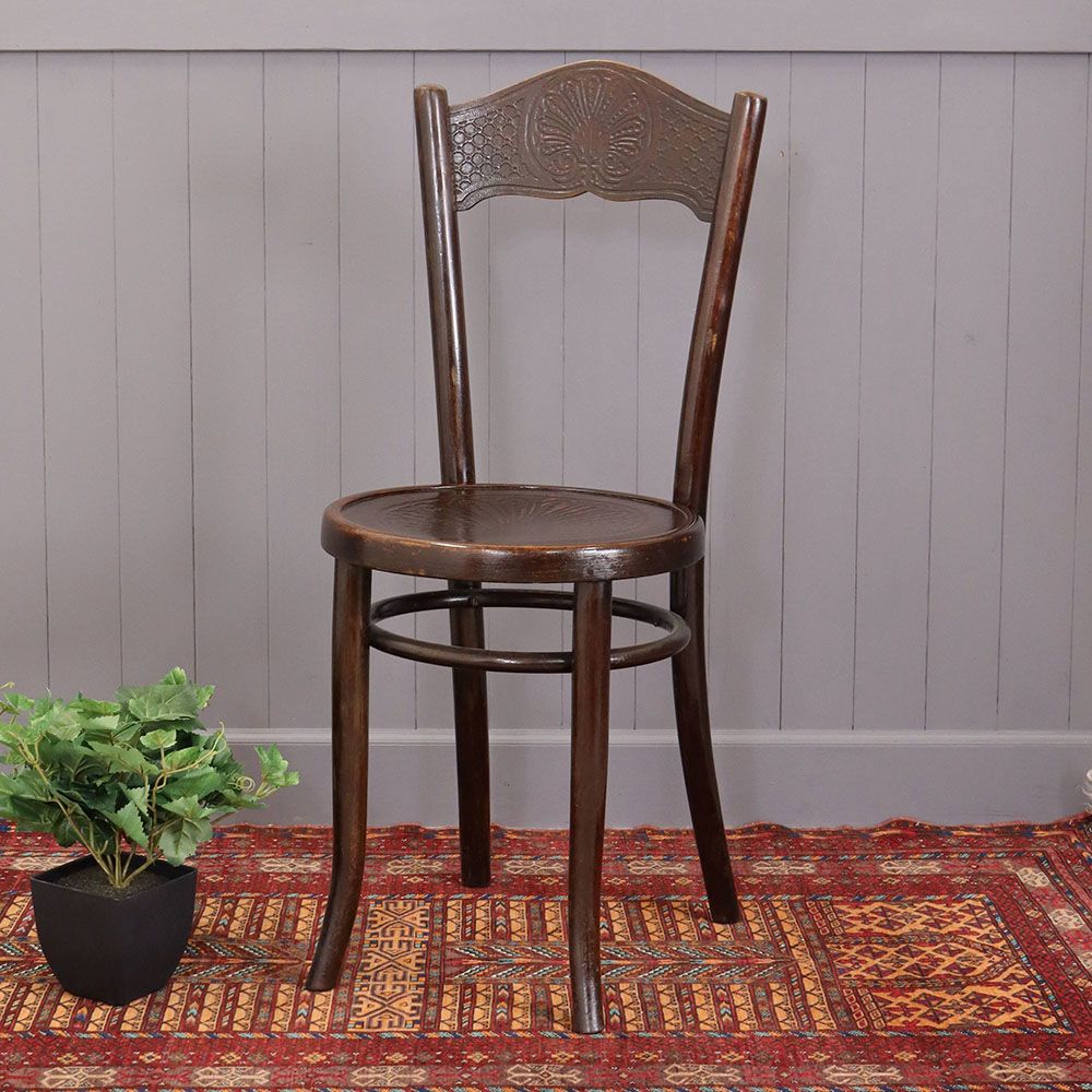 エンボスの模様がオシャレです♪ ベントウッドチェア VC110-163007