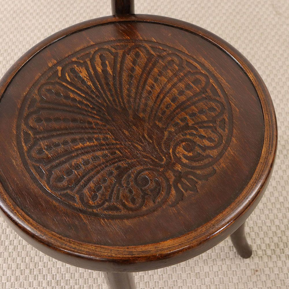 エンボスの模様がオシャレです♪ ベントウッドチェア VC110-163007