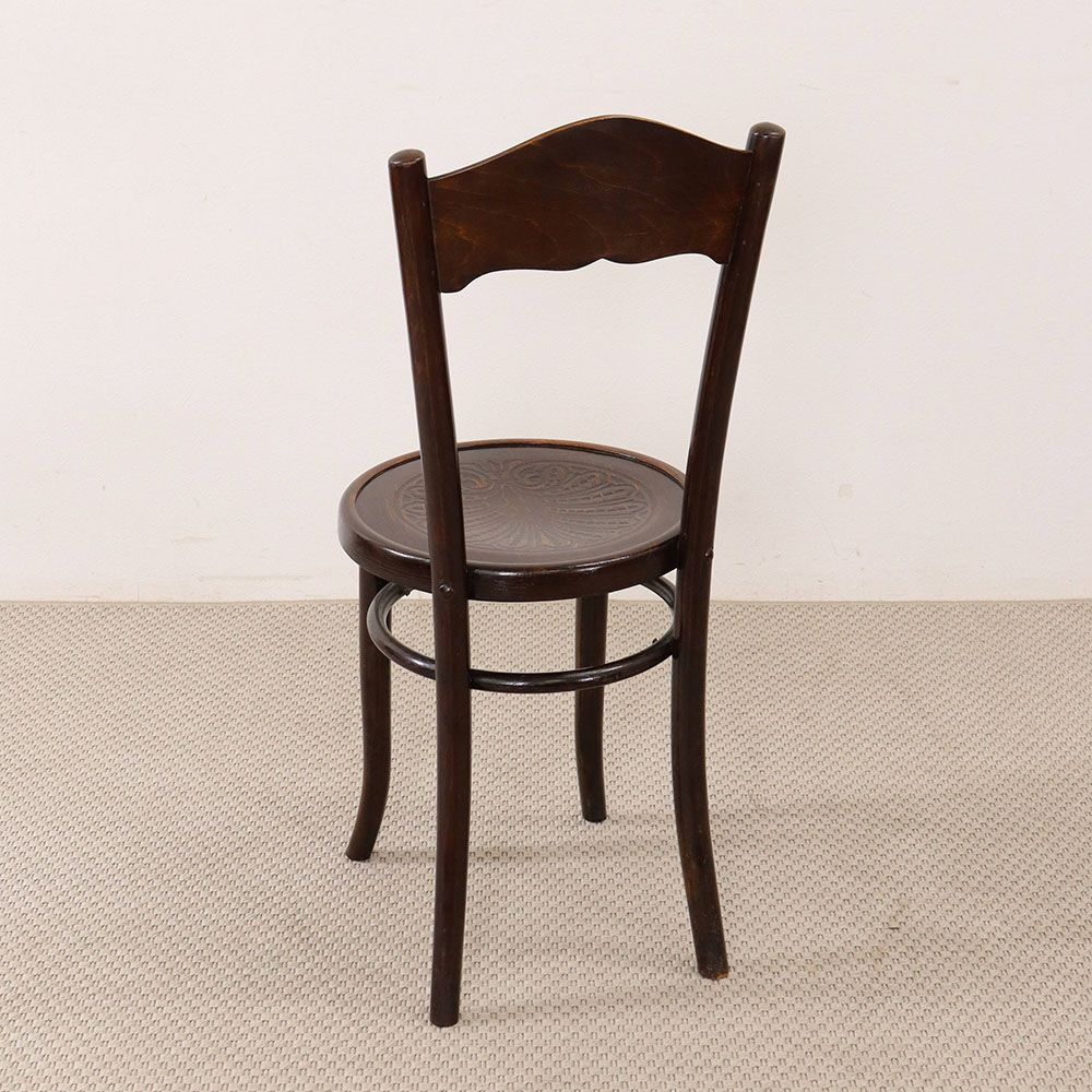 エンボスの模様がオシャレです♪ ベントウッドチェア VC110-163007