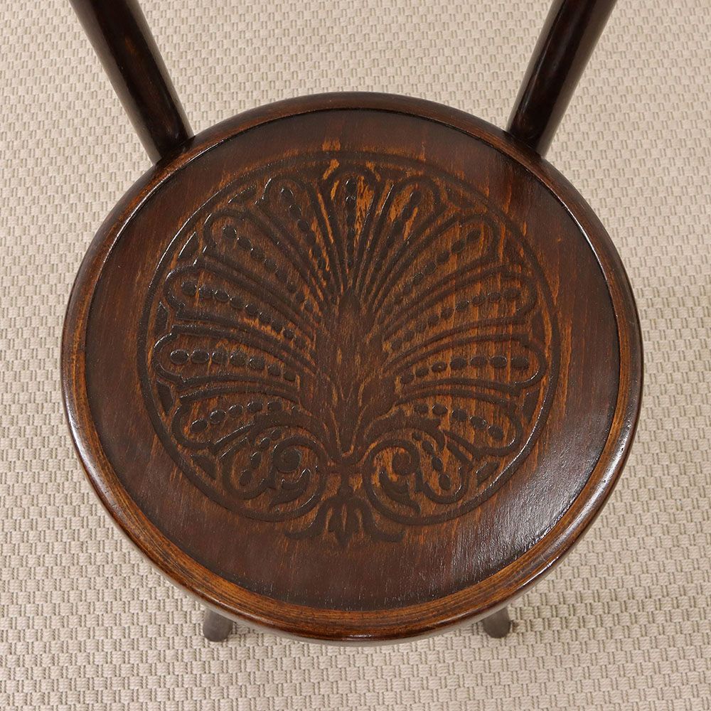 エンボスの模様がオシャレです♪ ベントウッドチェア VC110-163007