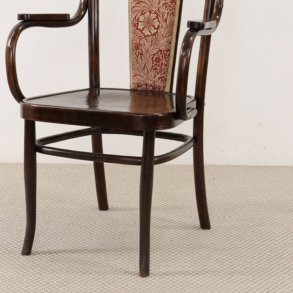 オシャレな挿し色♪ ベントウッドアームチェアMUNDUS VC110-163008morris