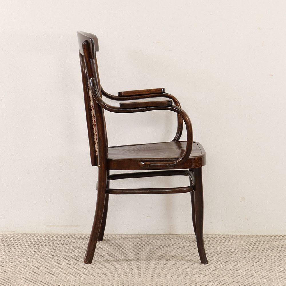 オシャレな挿し色♪ ベントウッドアームチェアMUNDUS VC110-163008morris