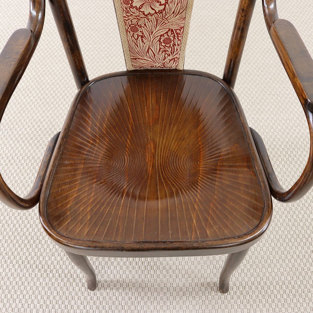 オシャレな挿し色♪ ベントウッドアームチェアMUNDUS VC110-163008morris