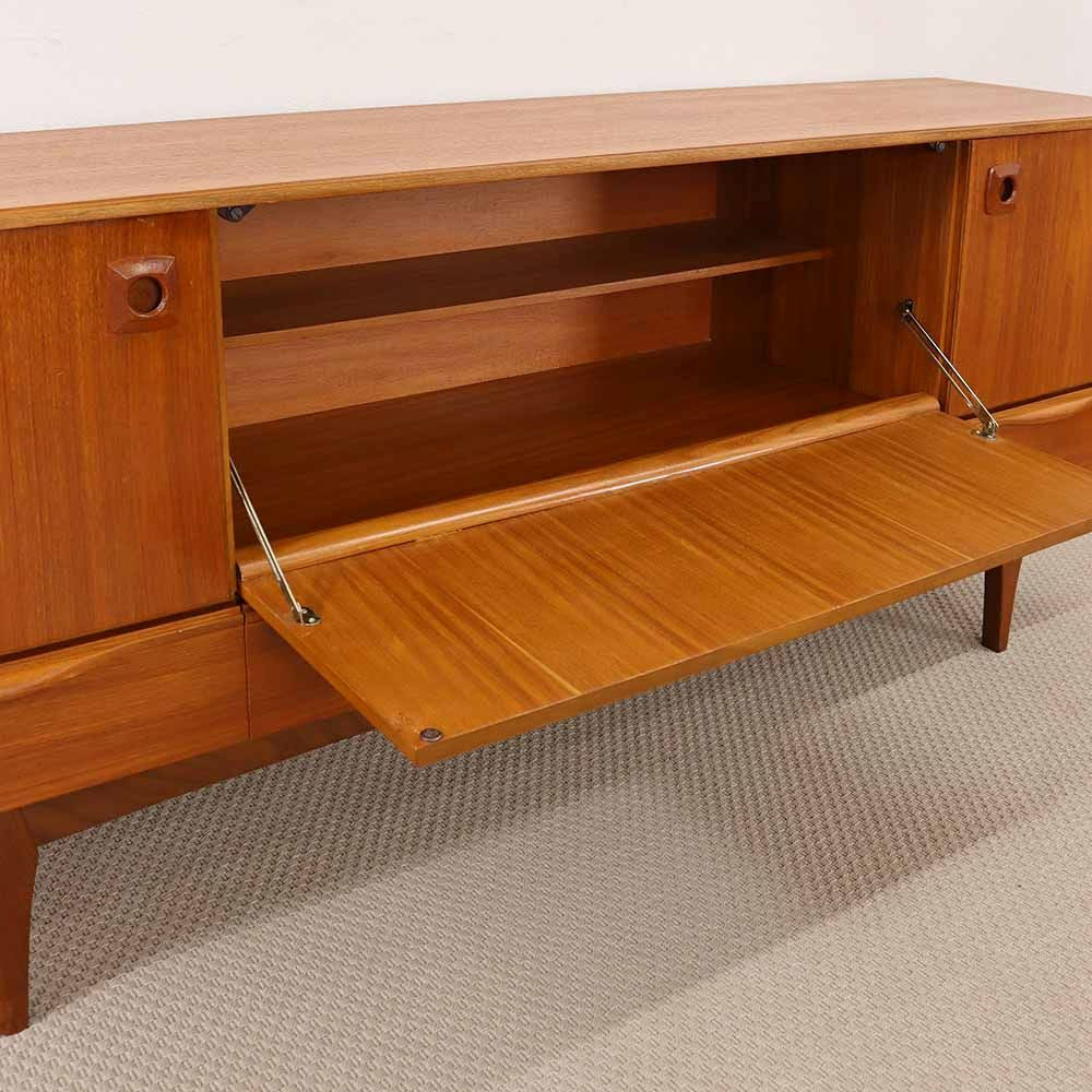 お部屋のオシャレな主役に♪ サイドボード VC111-074b