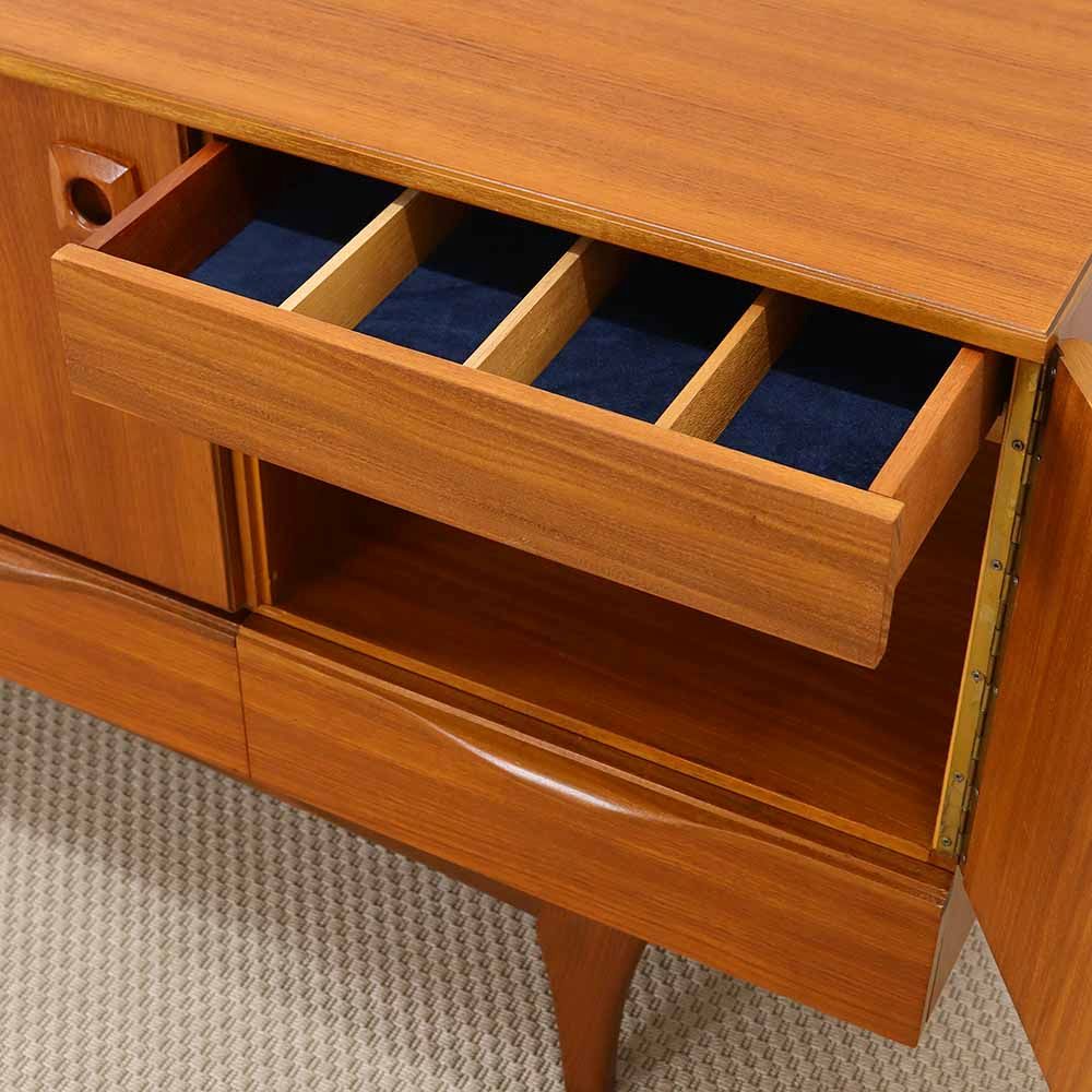 お部屋のオシャレな主役に♪ サイドボード VC111-074b