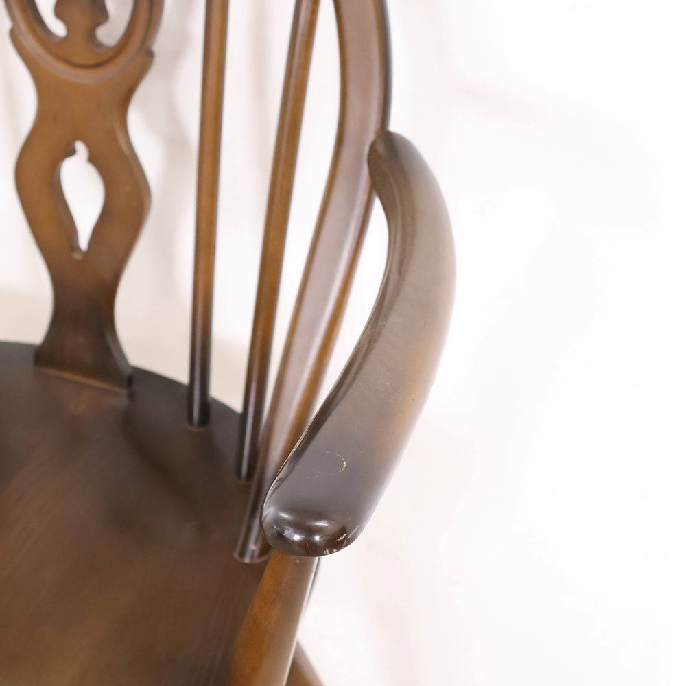 紋章がアクセント♪ フルールドリスアームチェア VC111-166002