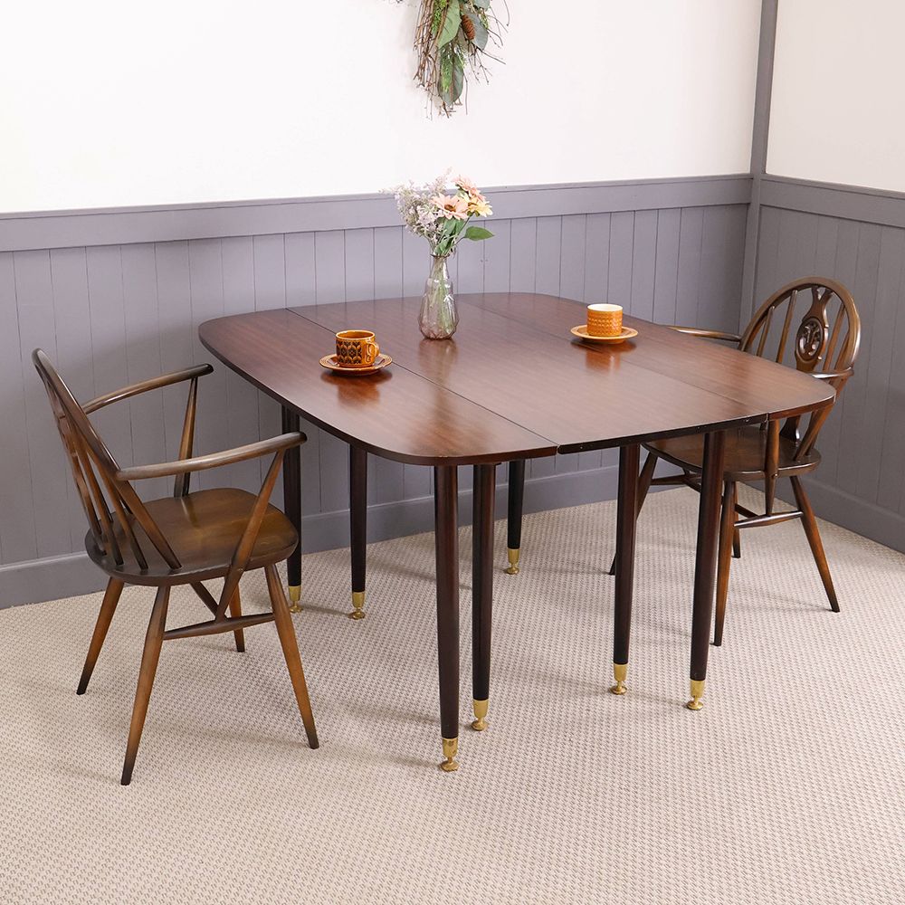 紋章がアクセント♪ フルールドリスアームチェア VC111-166002