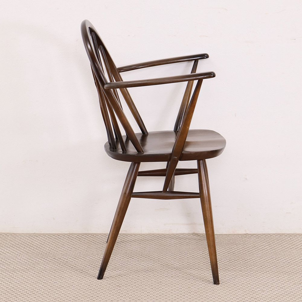 紋章がアクセント♪ フルールドリスアームチェア VC111-166002