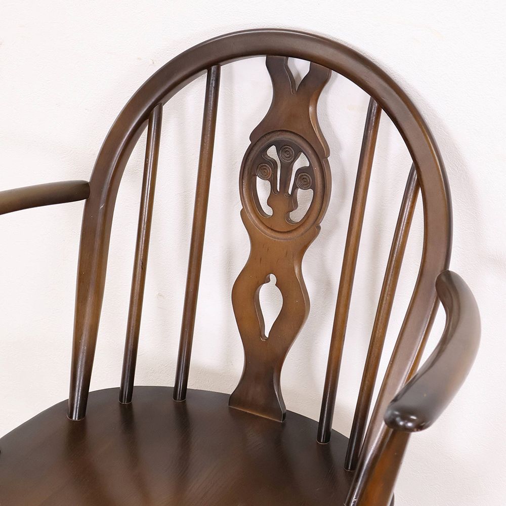 紋章がアクセント♪ フルールドリスアームチェア VC111-166002