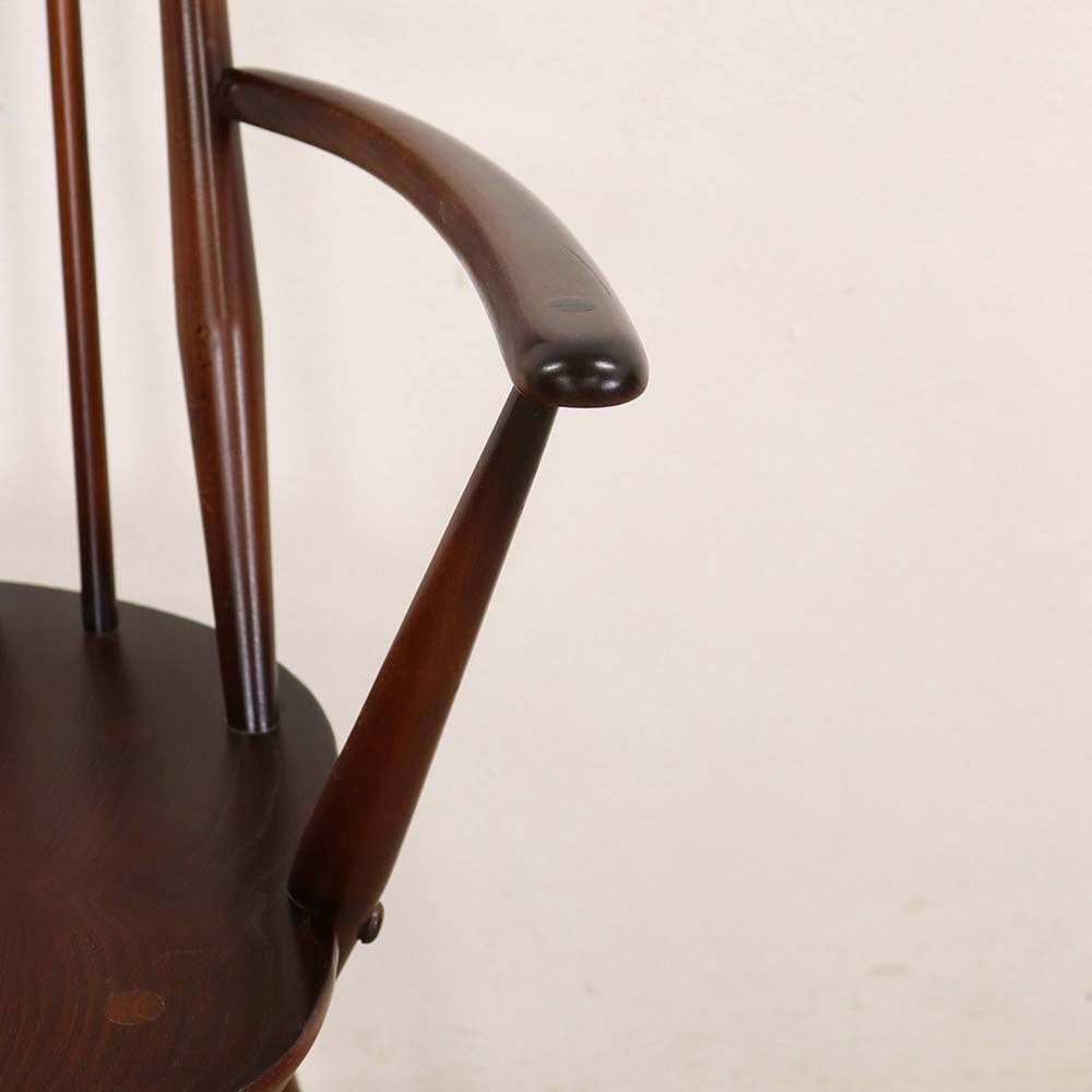 アーコールを代表する1脚♪ ゴールドスミスアームチェア VC111-200001