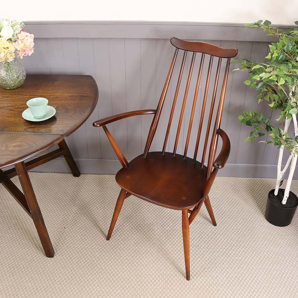 アーコールを代表する1脚♪ ゴールドスミスアームチェア VC111-200001