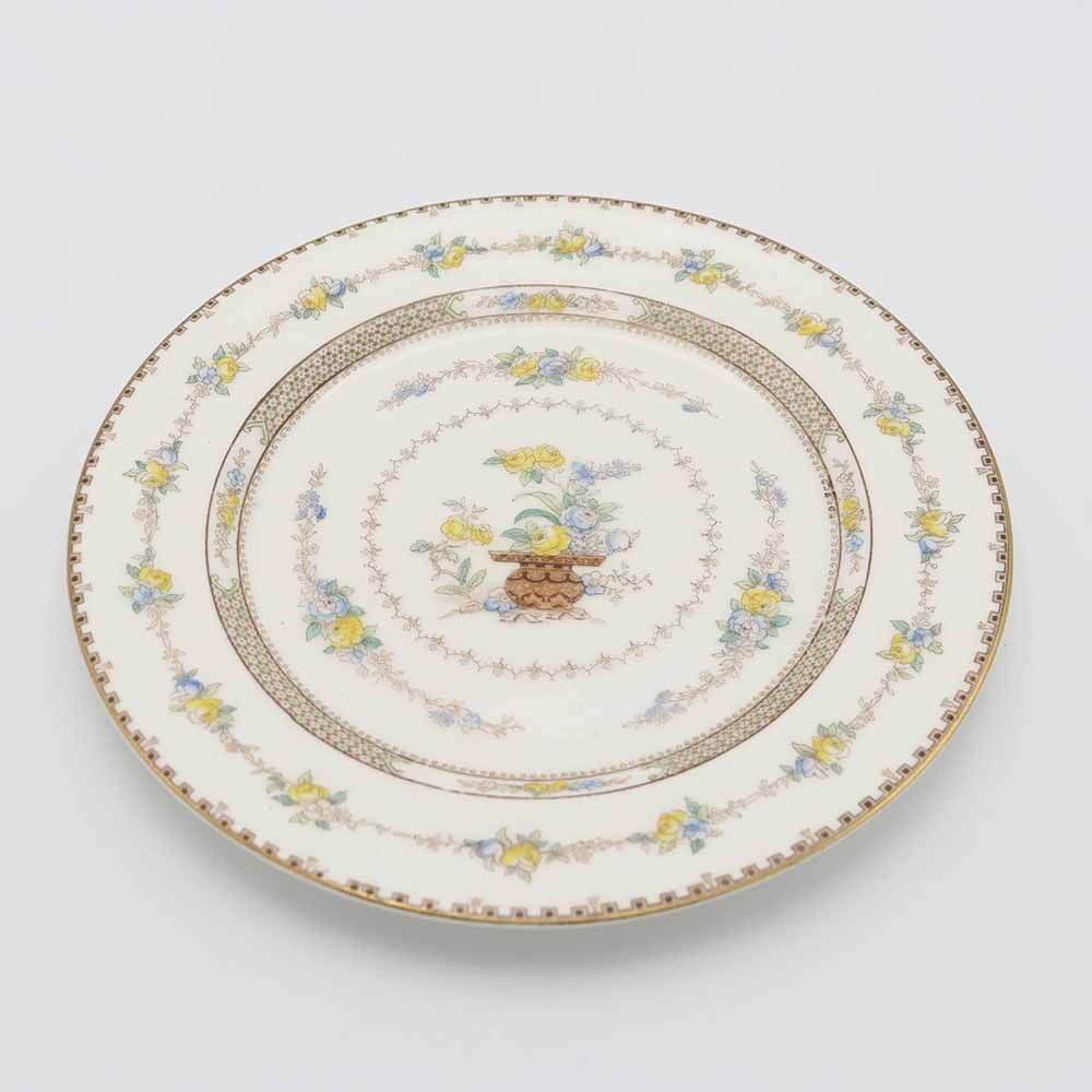 そっと飾りたい、優しい花の皿♪ ケーキプレート 【ROYAL DOULTON(ロイヤルドルトン)】 VC111-241023