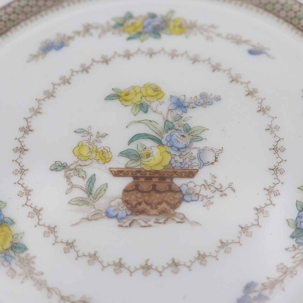 そっと飾りたい、優しい花の皿♪ ケーキプレート 【ROYAL DOULTON(ロイヤルドルトン)】 VC111-241023