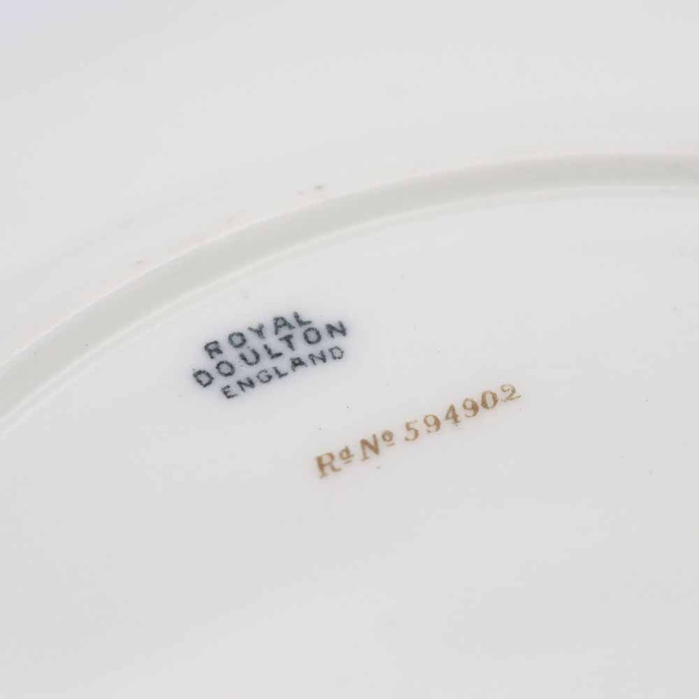 そっと飾りたい、優しい花の皿♪ ケーキプレート 【ROYAL DOULTON(ロイヤルドルトン)】 VC111-241023