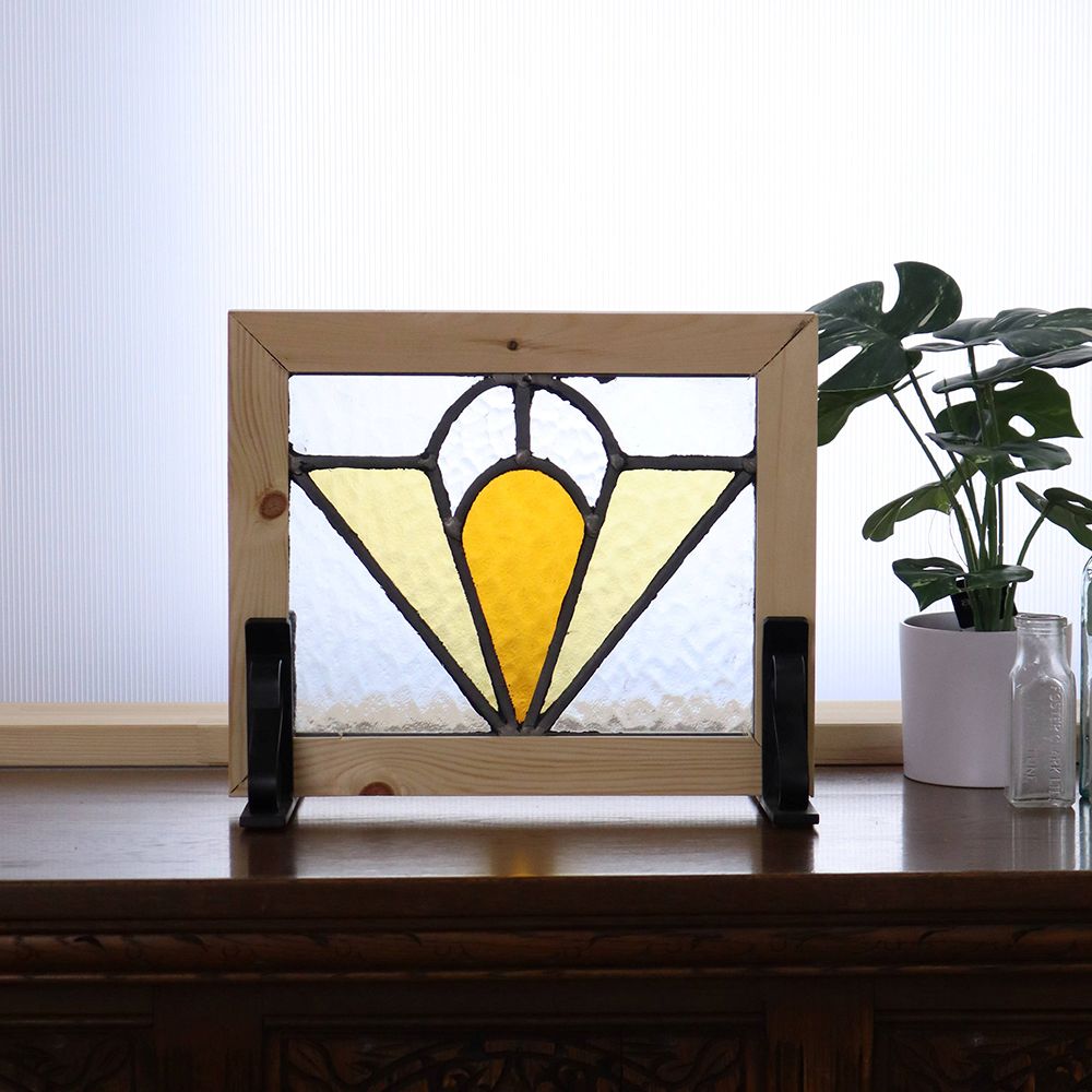 小さくて飾りやすい♪ アンティーク・ステンドグラス VC111-256007