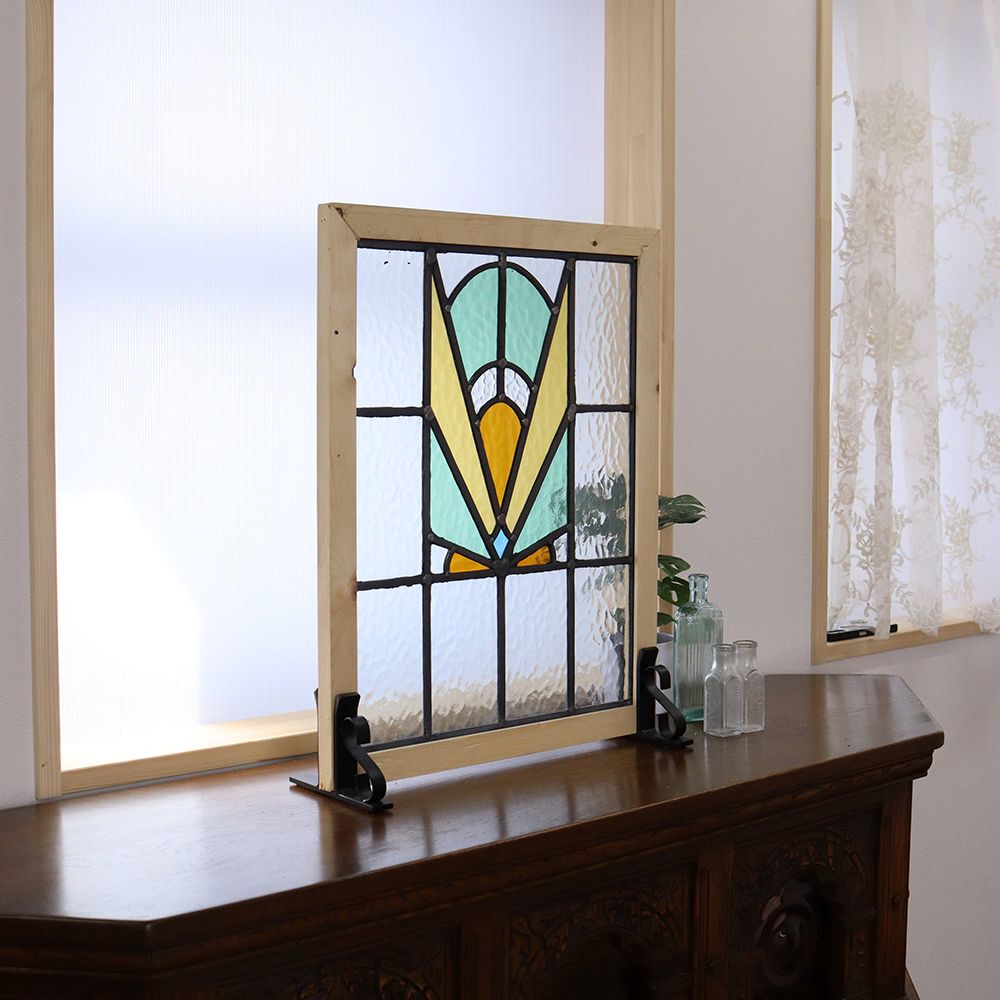 エメラルドグリーンのような色ガラスが素敵♪ アンティーク・ステンドグラス VC111-257001