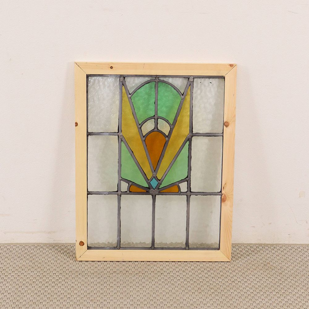 エメラルドグリーンのような色ガラスが素敵♪ アンティーク・ステンドグラス VC111-257001