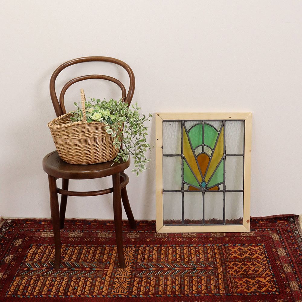 エメラルドグリーンのような色ガラスが素敵♪ アンティーク・ステンドグラス VC111-257001