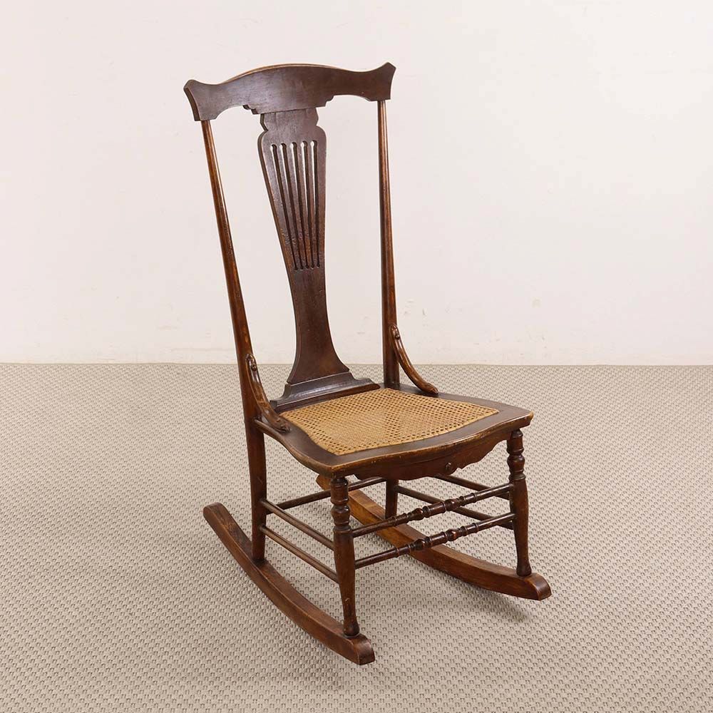 オシャレな竪琴のモチーフ♪ ロッキングチェア VC112-022