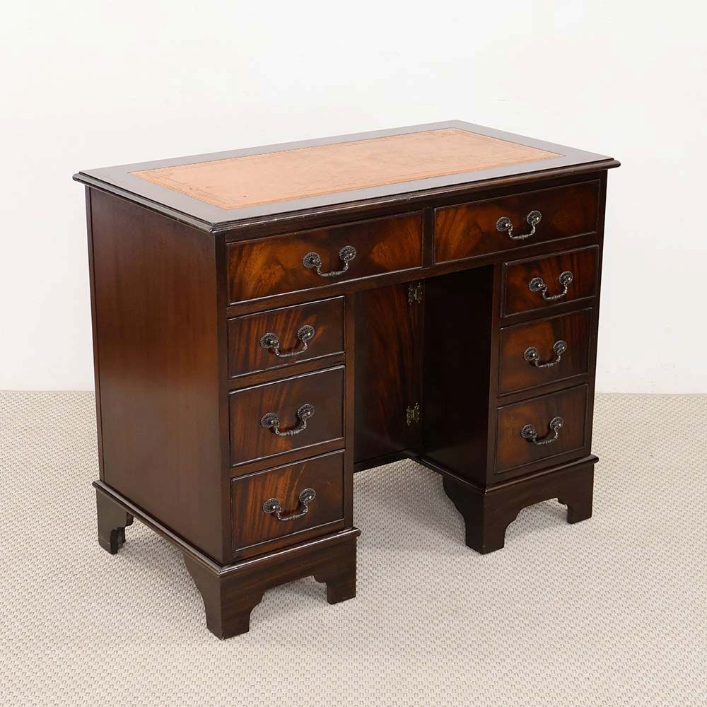 カットワークで足下までシックに演出♪ デスク VC113-097