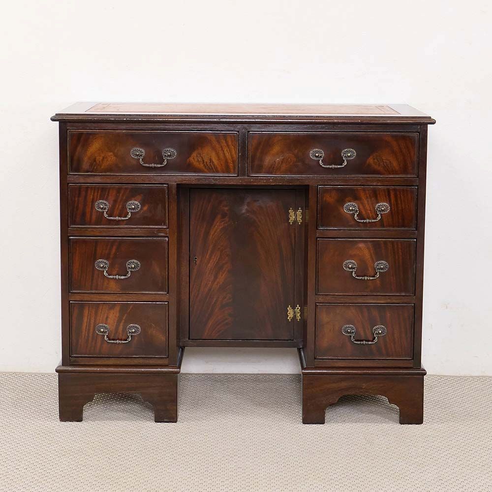 カットワークで足下までシックに演出♪ デスク VC113-097