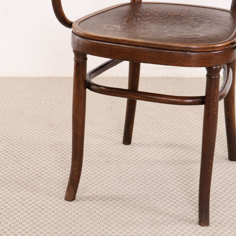 インパクト抜群です♪ ベントウッドアームチェア VC113-156