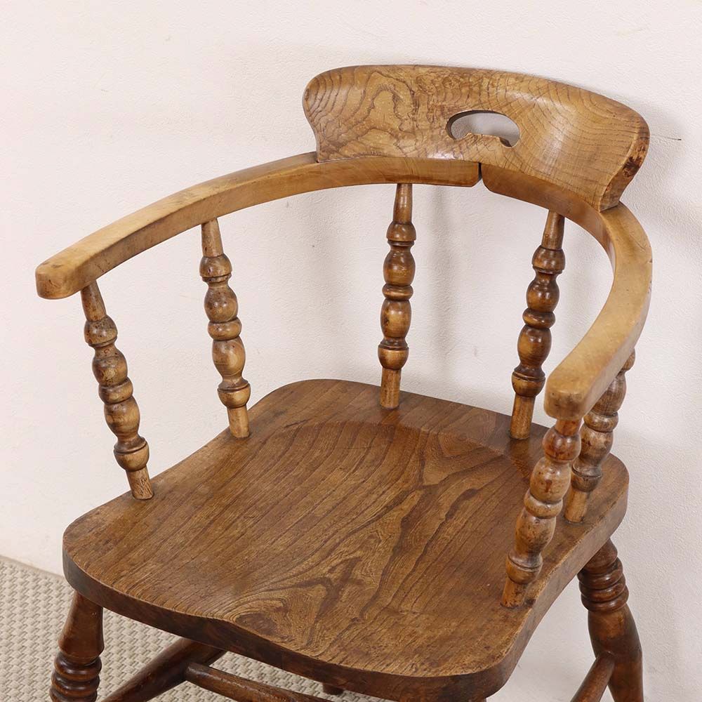 エルムの杢目と挽物細工が響きあう♪ キャプテンチェア VC113-207