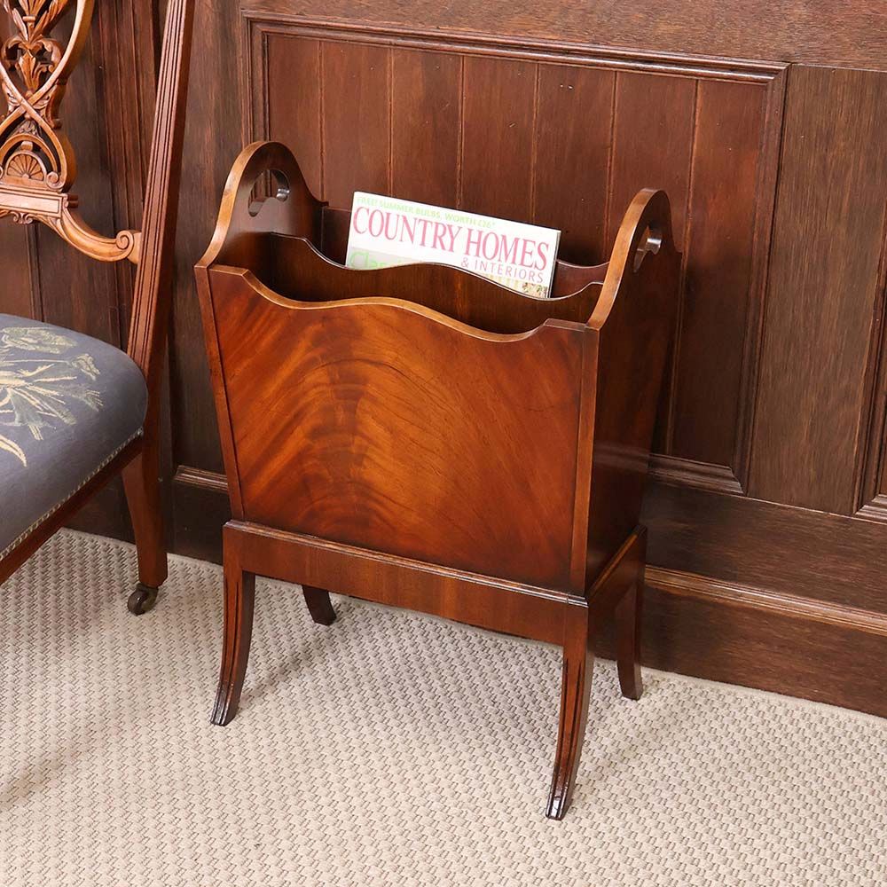 オシャレな脚付きラックです♪ マガジンラック VC114-040