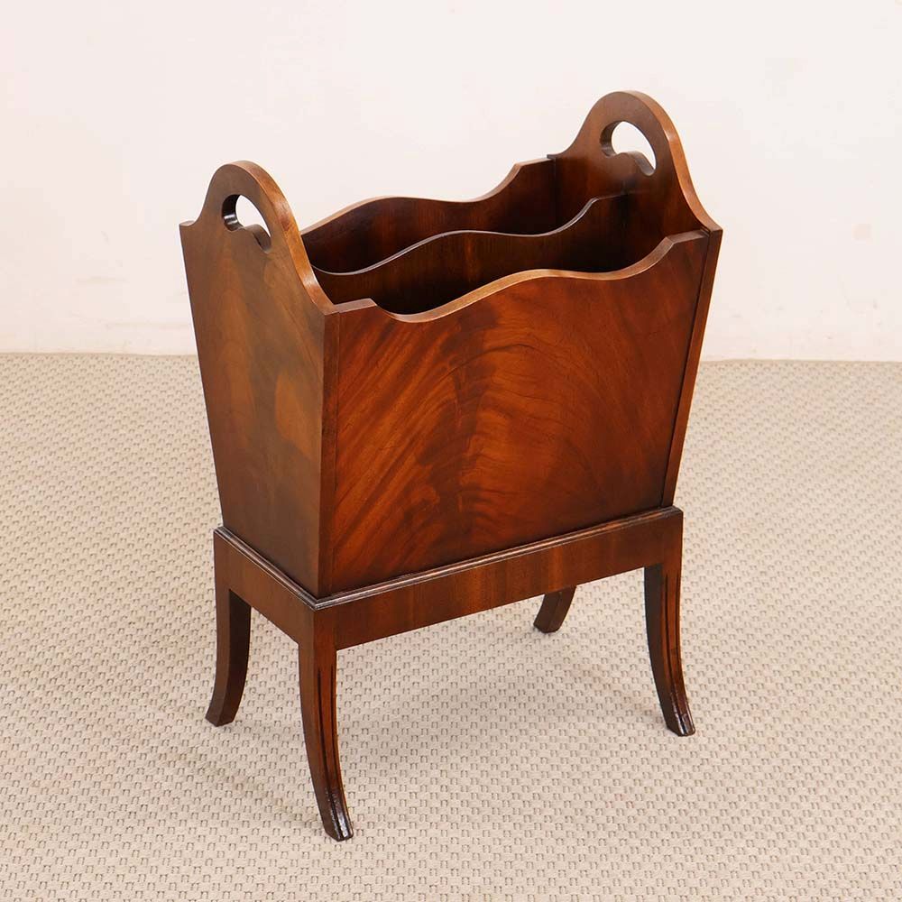 オシャレな脚付きラックです♪ マガジンラック VC114-040