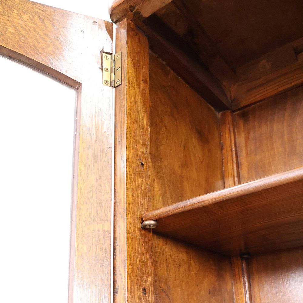 心惹かれる可憐な彫りの装飾♪ ブックケース VC114-059