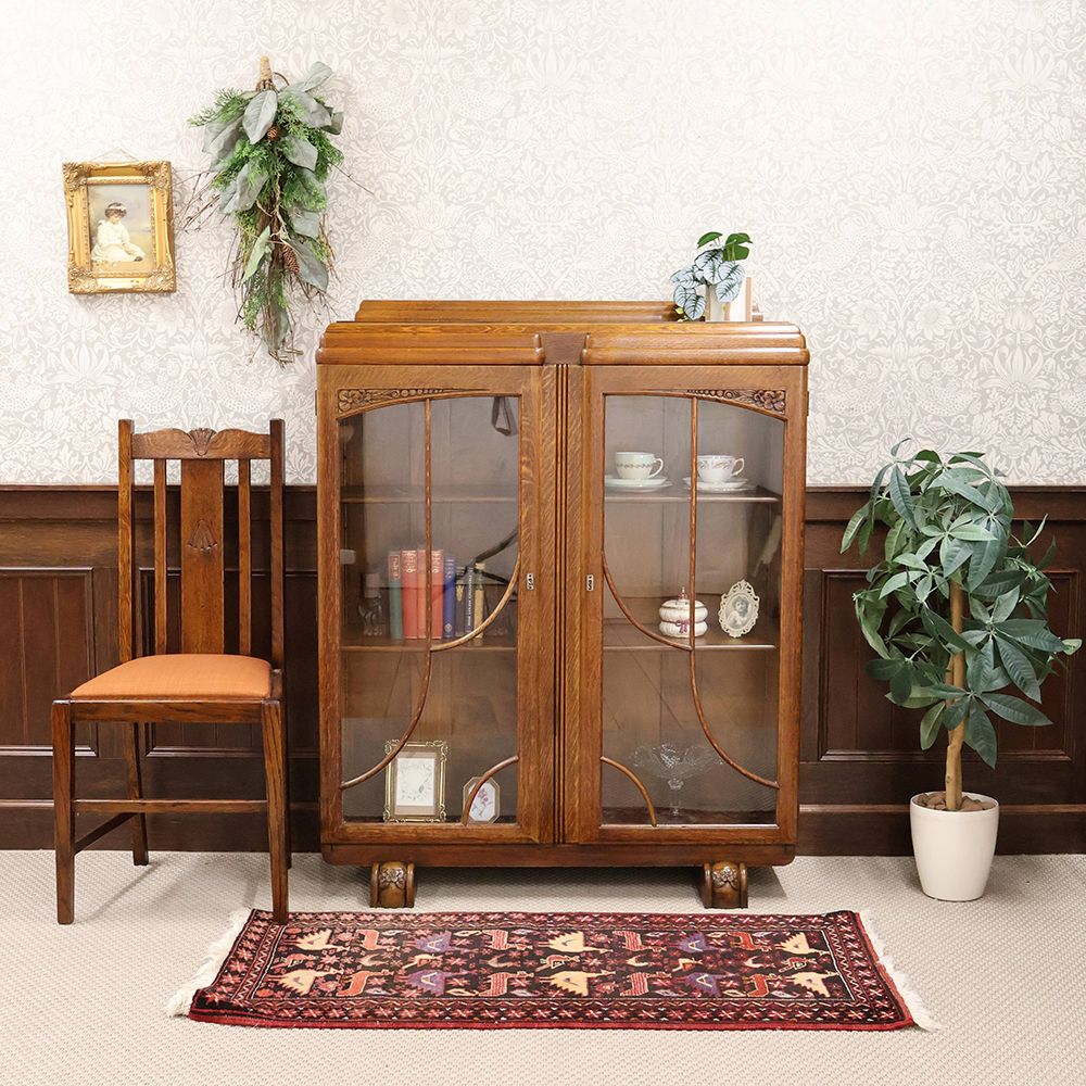 心惹かれる可憐な彫りの装飾♪ ブックケース VC114-059