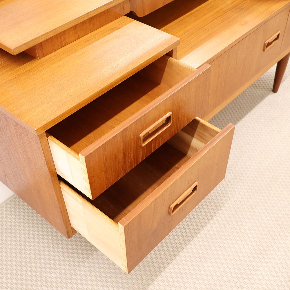 大きな鏡がお気に入り♪ ドレッシングチェスト VC114-119