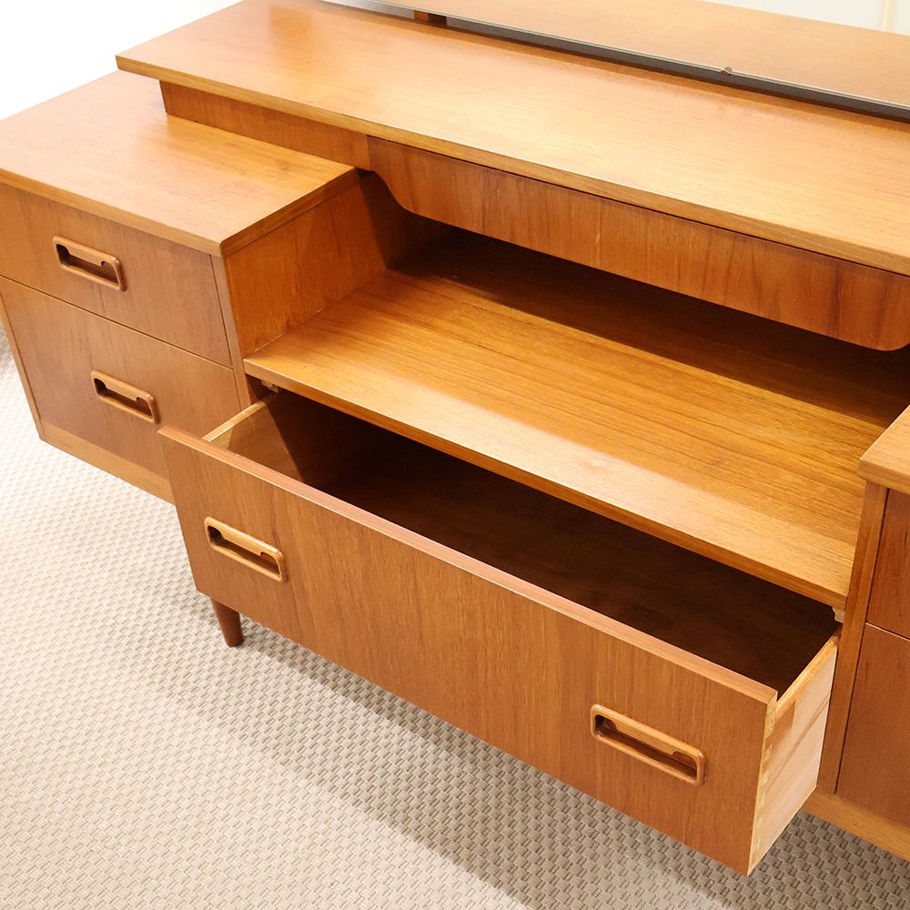 大きな鏡がお気に入り♪ ドレッシングチェスト VC114-119