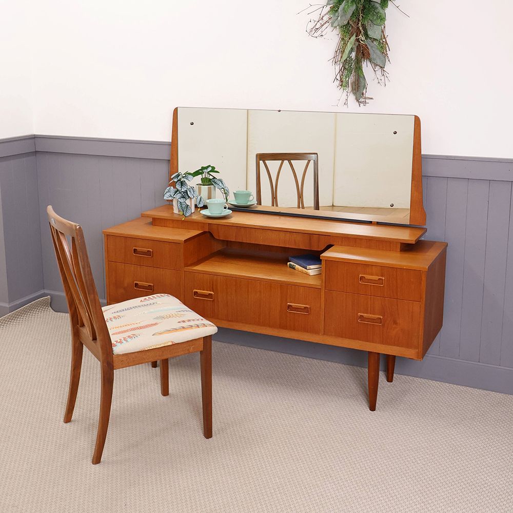 大きな鏡がお気に入り♪ ドレッシングチェスト VC114-119