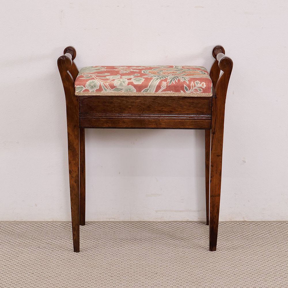 足下まで美しく♪ ピアノスツール VC114-128-226323