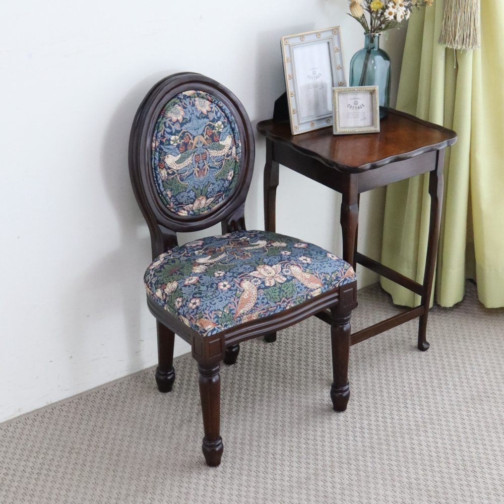 可愛くて作りも完璧♪ ドールチェア／イチゴドロボウ VI1-17709DC-VI01