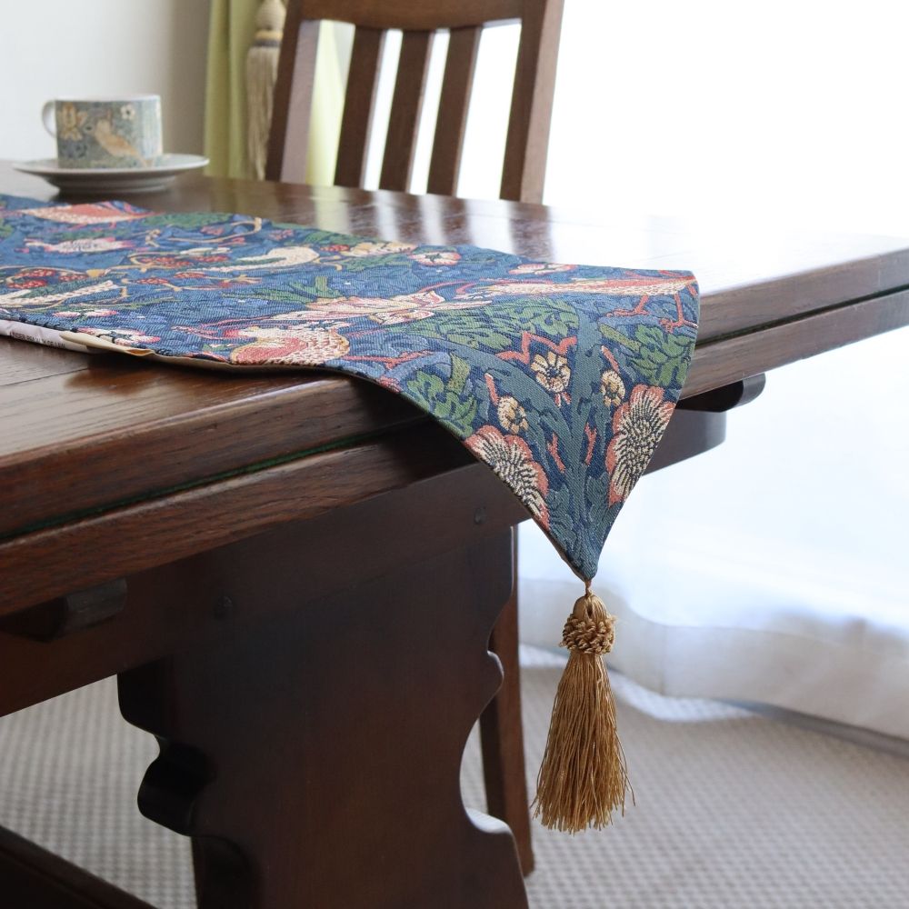 オシャレなタッセル付き♪ テーブルランナー120 VI1-33187TR