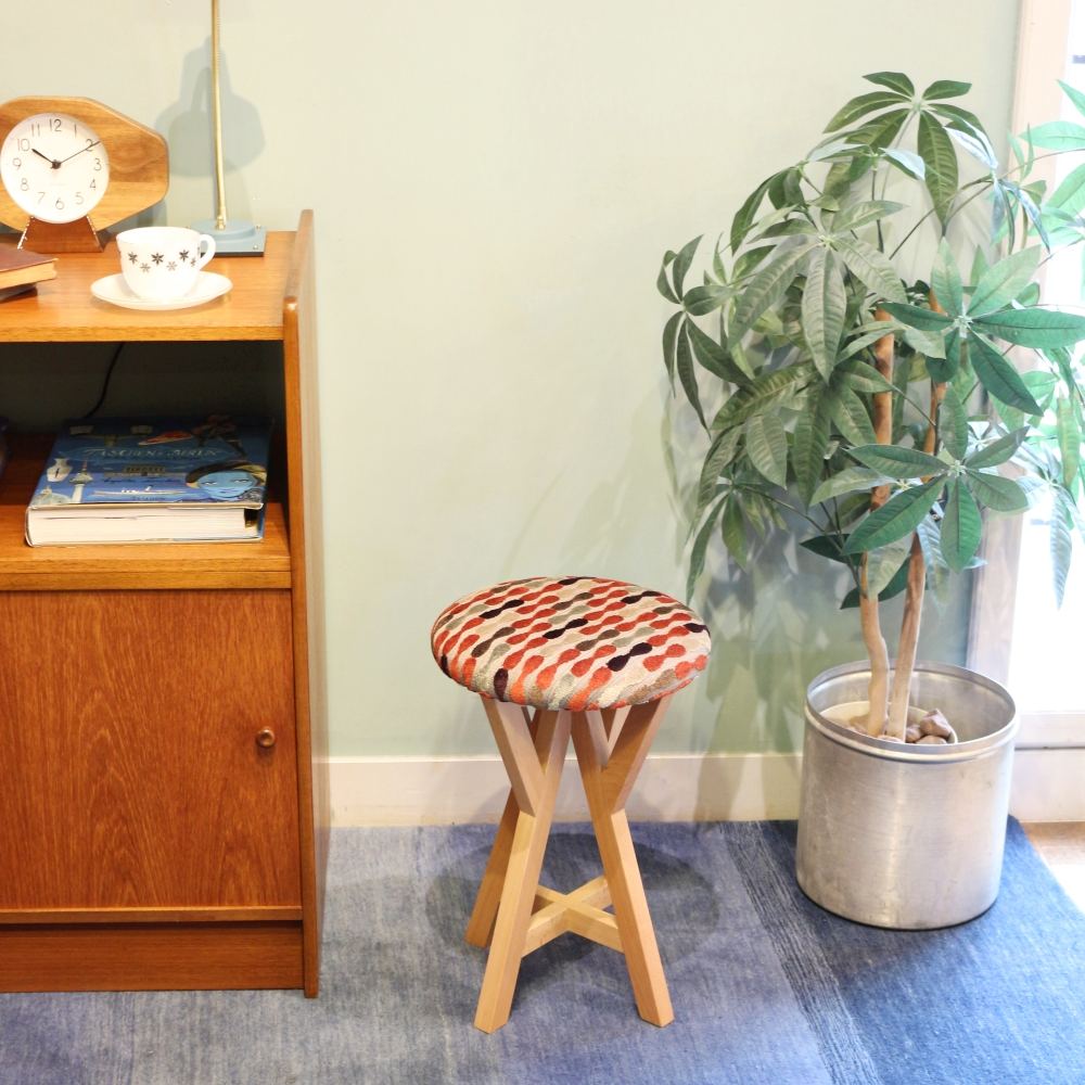 オシャレなフォルム♪ ファブリックスツール AA2-AZ2-UP157