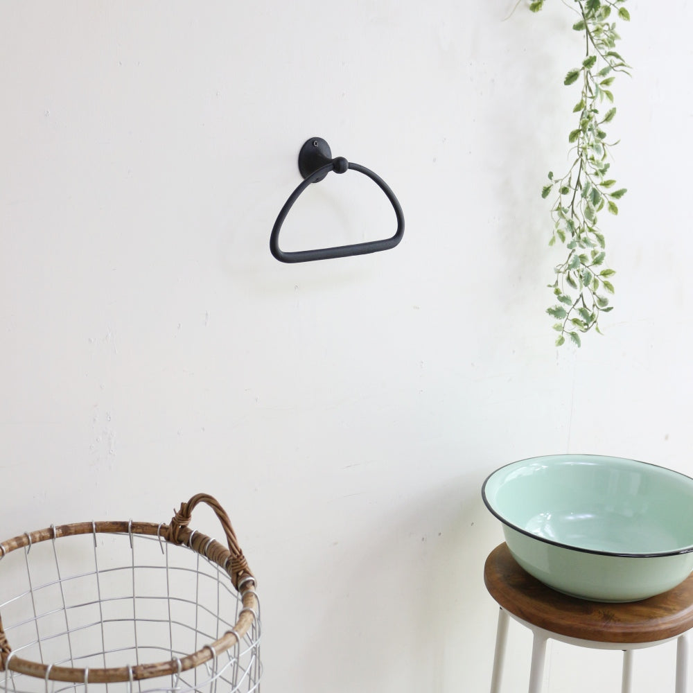 オシャレなマットブラック♪ タオル掛け(Q TOWEL RING BK) DV1-TR510BK