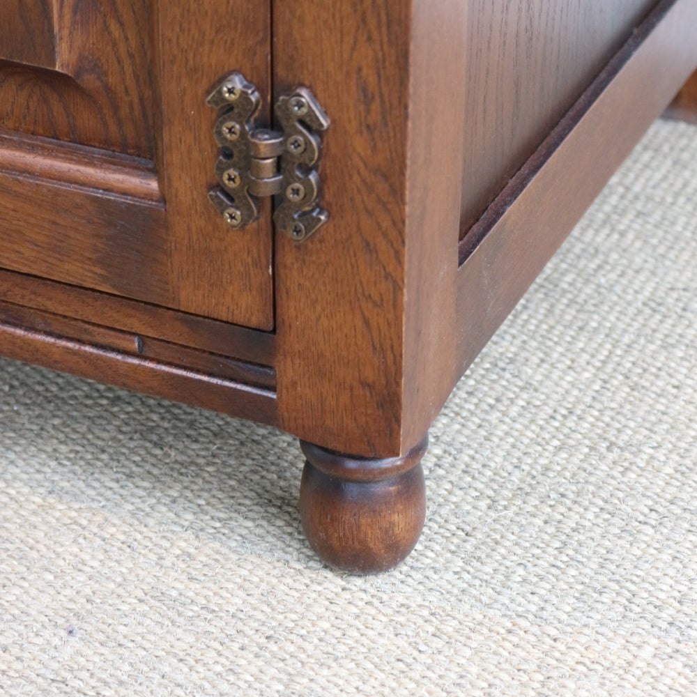 インテリアに溶け込むアンティークスタイル♪ テレビボード EB1-177001