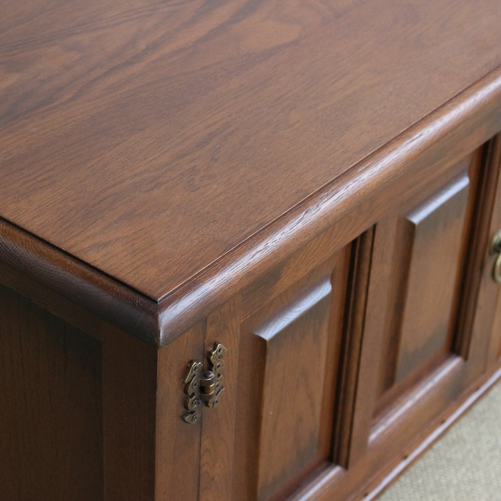 インテリアに溶け込むアンティークスタイル♪ テレビボード EB1-177001